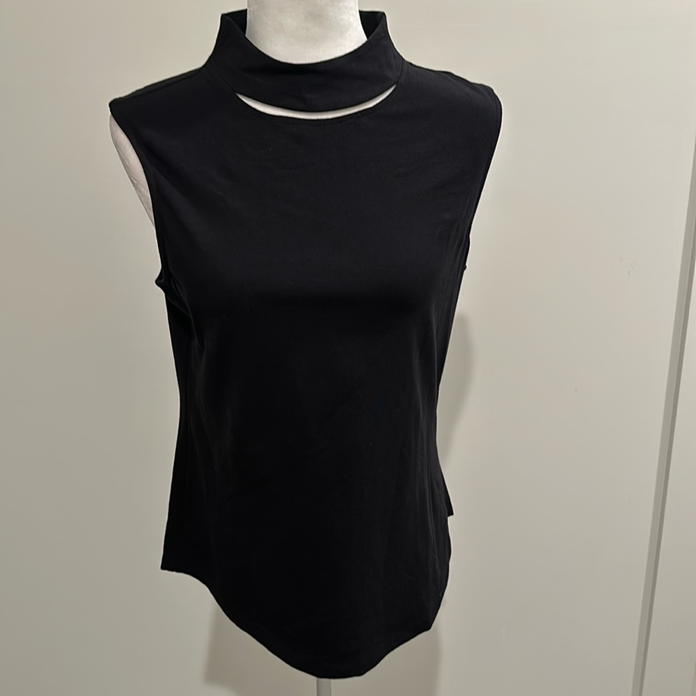 NWT Nic + Zoe Knit Top With Cutout Sz M